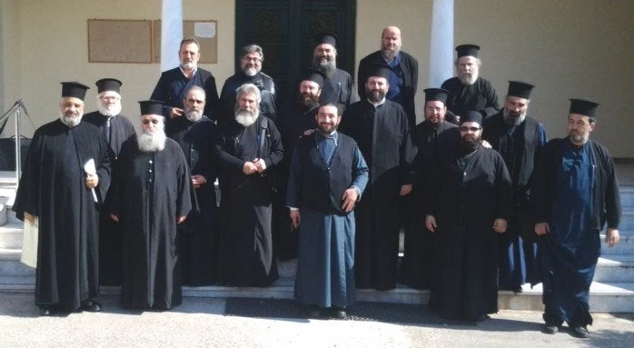 Σύγχρονοι «Παπαφλέσσες» οι κληρικοί ζητούν επανάσταση από λαό και παπάδες! Για προσφυγικό: Όχι στην «πολυπολιτισμική» τριτοκοσμική κοινωνία-Σφυροκόπημα και για το Μακεδονικό